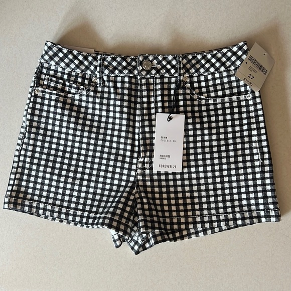Forever 21: High Rise Woven White and Black Shorts - Picture 1 of 4